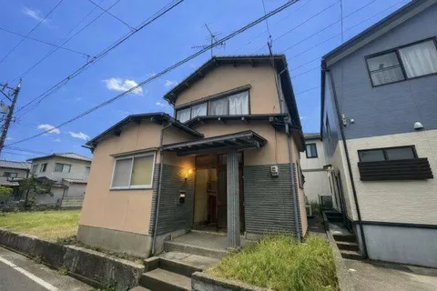 IR Ishikawa Railway "Morimoto" Station, 32 minutes on foot