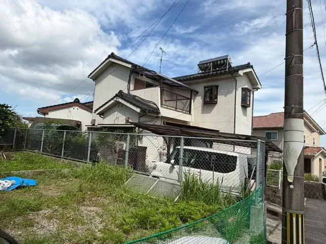 1 minute on foot to A-Coop, with a view of Sakurajima, available for immediate handover. Please come for a viewing.