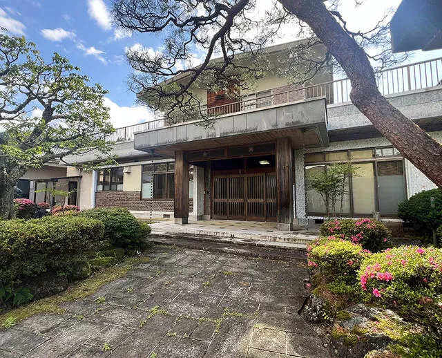 Ishiodani-cho, Sabae City (Nishi-Sabae Station) 2-story building, 9LDK
