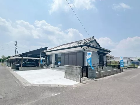 Open house event held / Interior and exterior renovation planned / New seismic standards / Single-story / Water facilities replacement / Parking for 4 cars