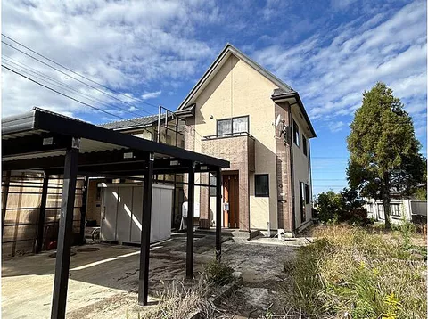 Used single-family home in Uozu, Shimajiri