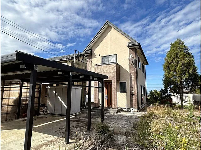 Used single-family home in Uozu, Shimajiri