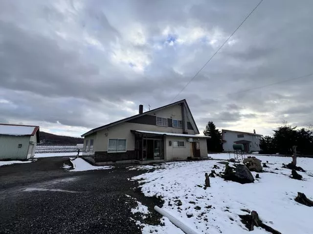 Kamikawa District, Aibetsu Town, Aza Kanetomi (Aibetsu Station) 2-story 8DK