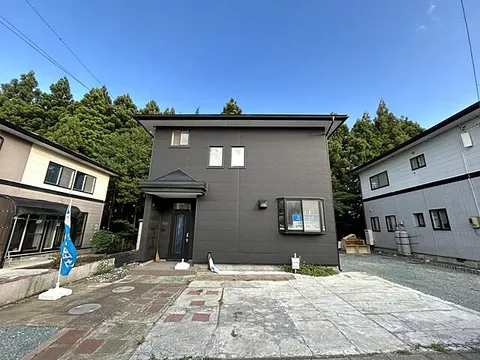 Used single-family home in Kitakami City, Aikato Town, Kamiootani