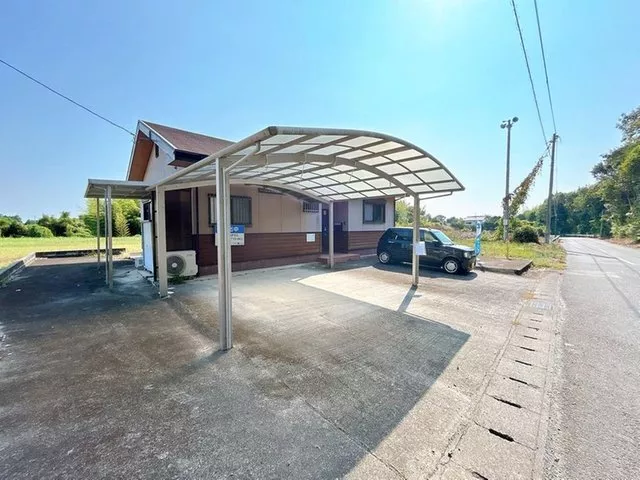 Open house held, under renovation, kitchen, washbasin, toilet replacement, etc. planned