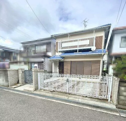 Kochi City, Hyakuseki-cho 4-chome (Sanbashi-dori 3-chome Station) 2-story 4LDK