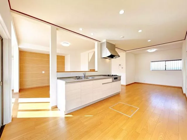 【Open house held】 Renovated with water facilities replaced, exterior painting, etc.! (5-year warranty for termite prevention work)