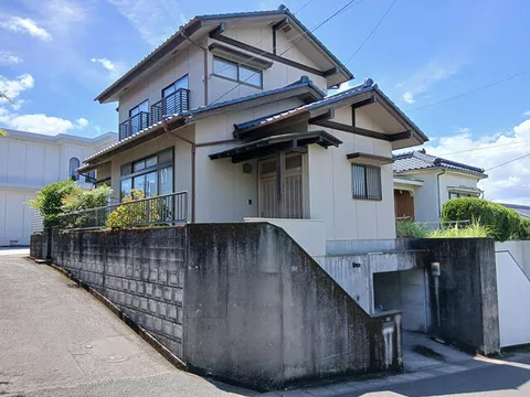 Kagoshima City Takeoka 4-chome 2 floors above ground and 1 floor below ground 3LDK