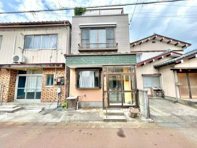 Shibata City Suwa Town 3-chome (Shibata Station) 2-story 8K