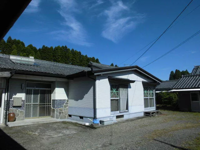 Other details: Person in charge: Kenta Takahashi, Facilities: Private water supply, individual septic tank, individual LPG, Parking: Car space