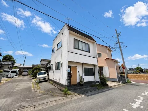 "Corner lot × Excellent living convenience! A single-family home you can enjoy in your own style"