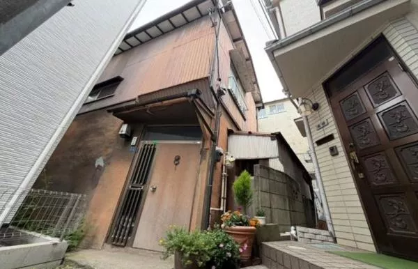 Itabashi-ku, Izumicho (Hon-Hatsuneuma Station) 2-story 3DK
