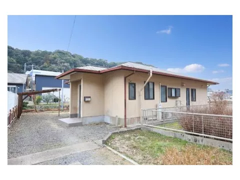 A popular single-story house! - Image 1