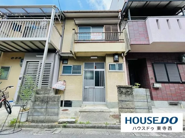 Two-story 3K+S property facing a south-facing road; accessible via two lines, JR and Kintetsu!