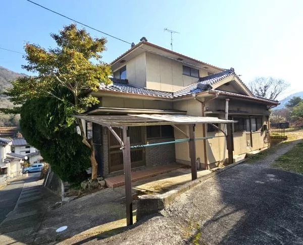 Kure City, Anoura Town, Oaza Nakagiri (Anto Station) 2-story 5DK
