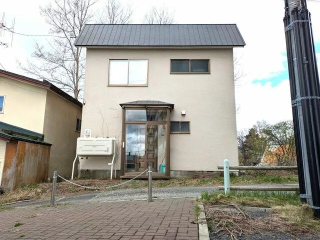 [Bus] Takashima Elementary School, 4 minutes on foot