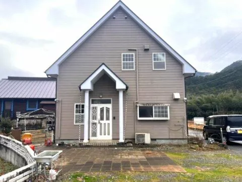 Tobikoma-cho, Sano-city (Tanuma station) 2F 3LDK

2.7 million yen