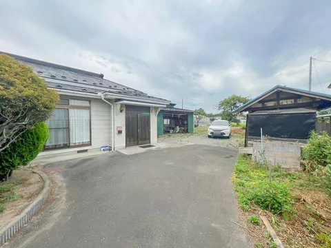 Aza-Shinnakajima Otsu, Wakuyacho, Todagun (Kamiwakuya Sta.) Single story house, 5DK

5DK Single-storied house