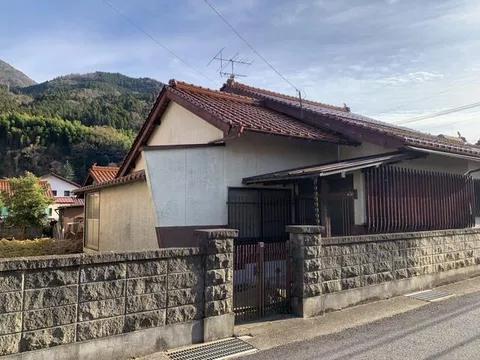 Tsuwano Town, Kuga District, After Field (Tsuwano Station) Single-story building 5SDK