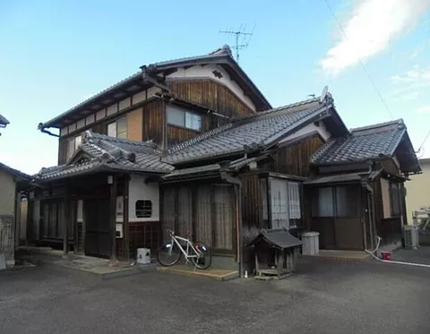 Used single-family home with store attached, Omihachiman City Makimachi