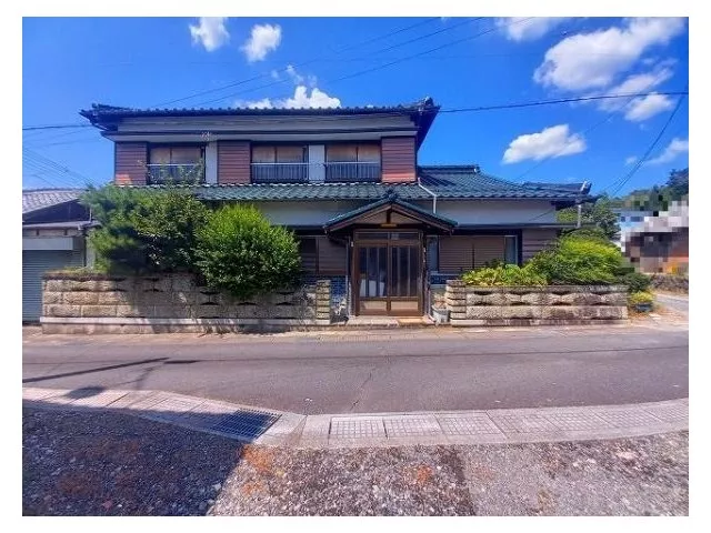 Spacious Japanese house 6DK, good sunlight, parking for 3 cars available (depending on vehicle type)