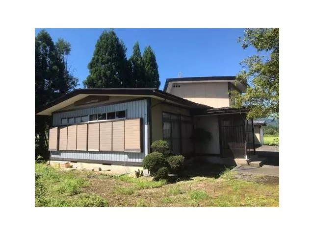 ■ Existing house in Nagai City, Kusaoka. ■ Land area: 1015.83㎡ (approximately 307 tsubo) ■ Building area