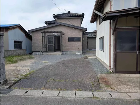 ■ Niihori, Sakata City ■ ~ Spacious 7DK, land 98 tsubo, building 40 tsubo ~