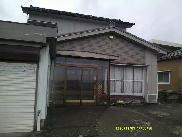Uozu City Kinoshita Shin (Uozu Station) 2-story above ground, 1-story basement building 6DK
