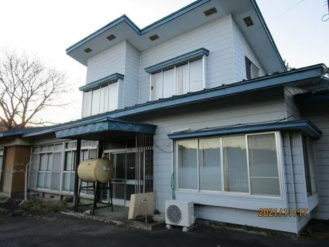 3-chiwari Matsuo, Hachimantai City (Matsuo Hachimantai Station), 2-story building, 9DK