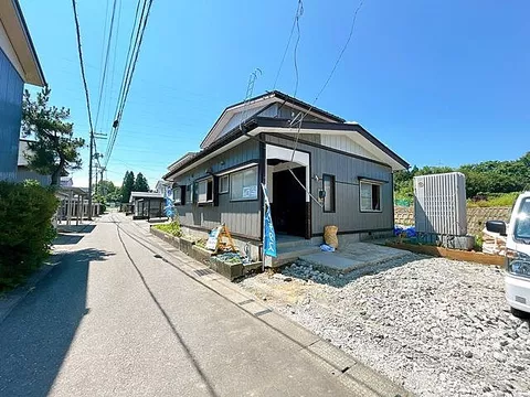 Used single-family home Joetsu City Fujishinden 2-chome Detached house