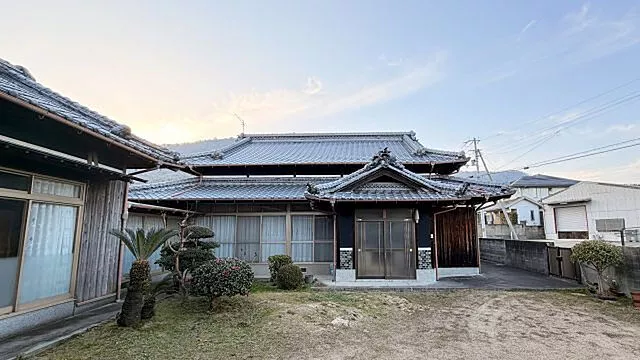 Used single-family home in Yoshizu, Mino Town, connected by a veranda, a life with a courtyard