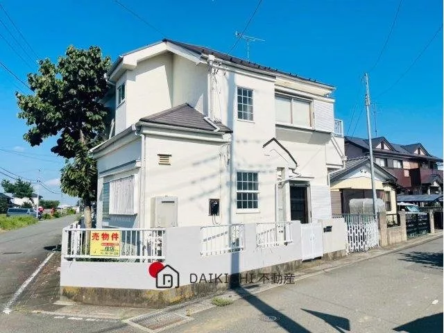 Close to the elementary school, making it安心 for your child's commute! A layout focused on open spaces and lofts!