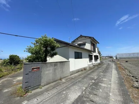 Yatsushiro City, Shikikawauchi Town (Hinagu Onsen Station) 2-story building 6DK