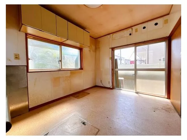 Achieve your own lifestyle for around 10,000 yen per month. About a 20-minute walk to Enshu Railway "Kamijima" station