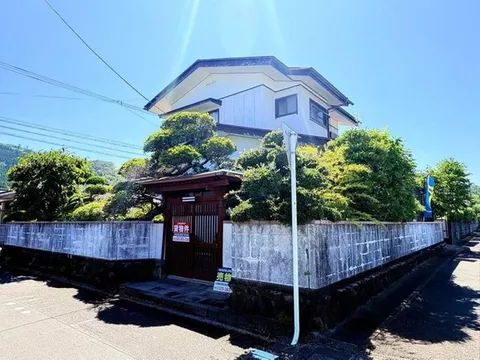 Corner lot × south road with good sunlight! A 5DK house built on a site over 85 tsubo.