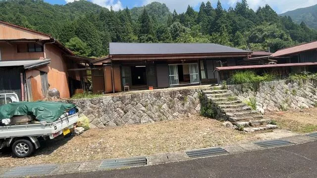 Yoshino County, Totsukawa Village, Oaza Kamikuzugawa (Gojō Station) Single-story building 5DK