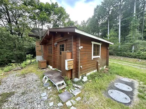 Neba Village, Shimoina District - Single-story building, one room