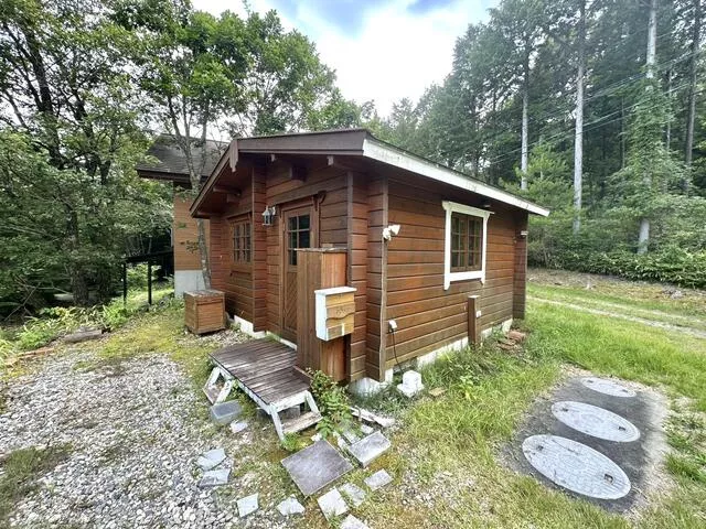 Neba Village, Shimoina District - Single-story building, one room