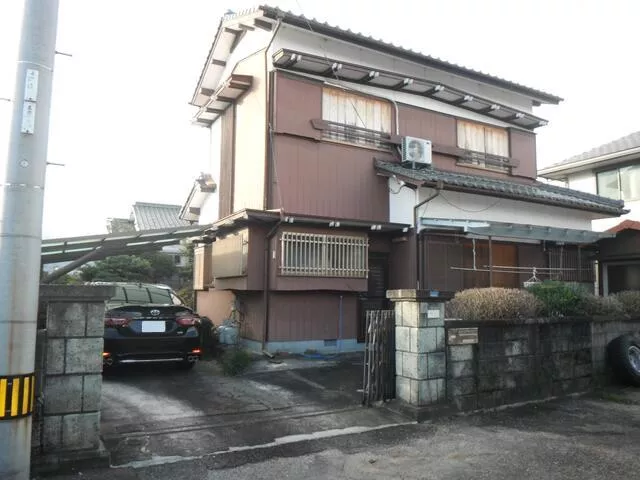 [Bus] Nagahoribashi bus stop, 4 minutes walk