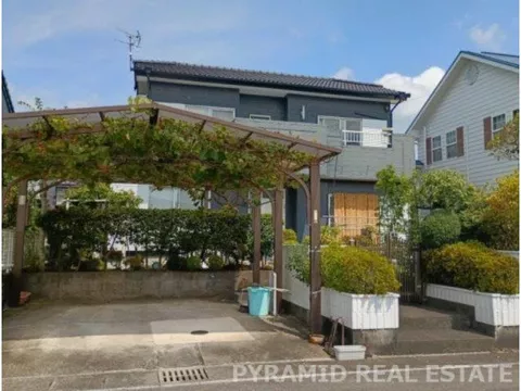Sunny location, elevated area, price-focused【Takaoka Town Elevated Area, 7.5 million yen】South-facing with good sunlight! Parking for 2 cars