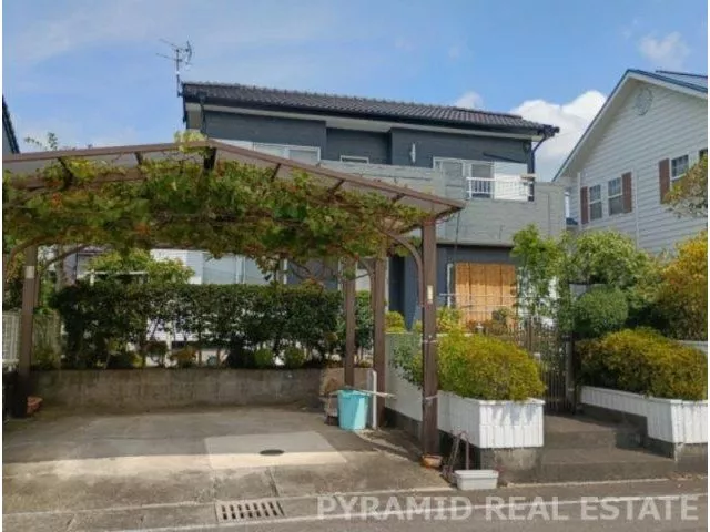Sunny location, elevated area, price-focused【Takaoka Town Elevated Area, 7.5 million yen】South-facing with good sunlight! Parking for 2 cars
