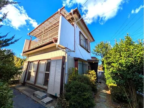 ◆Window in the kitchen◆Quiet residential area◆Two train lines available◆Entrance porch◆Flooring