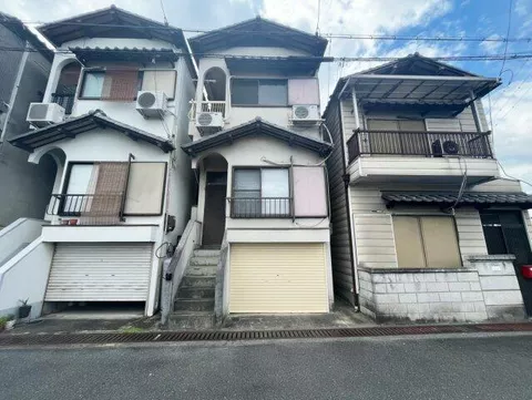 Higashi-Osaka City Matsubara 2-chome (Yoshida Station) 3-story 3DK
