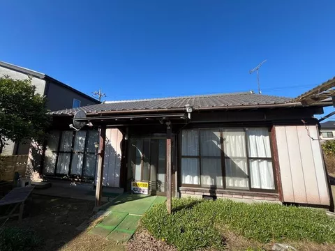 ◆ Purchase possible for around 20,000 yen per month ◆ Spacious parking space♪ Single-story house