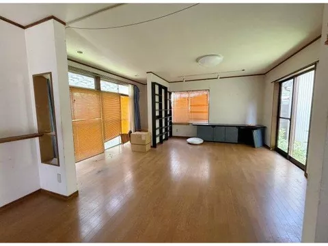 In Kanazawa City Kuyan, 130 meters to the bus stop "Kuyan Ohashi", currently for sale at an affordable price. - Image 3