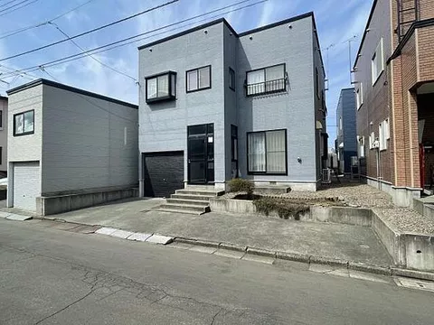 Used single-family home for sale in Sakuragawa 4-chome