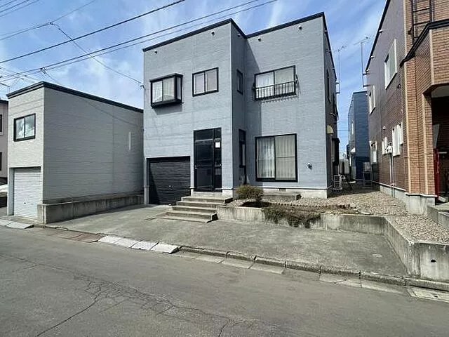 Used single-family home for sale in Sakuragawa 4-chome