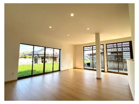 [Open House Held] Interior and Exterior Renovation Completed / New Earthquake Resistance Compliance / Water Facilities Replacement / Parking for 2 Cars Available / Front