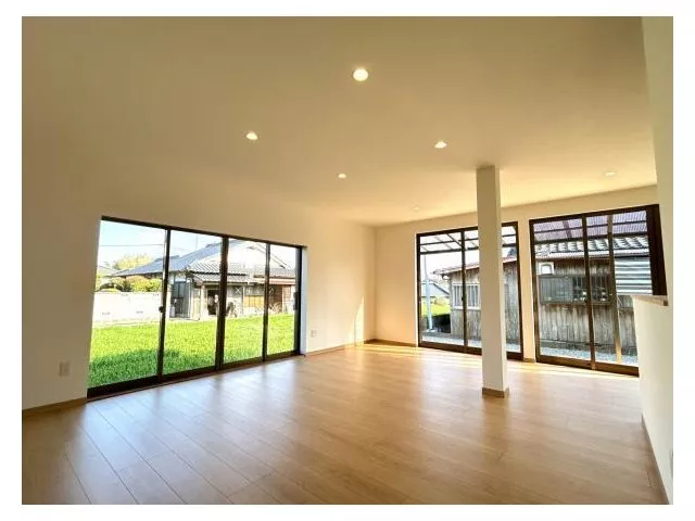 [Open House Held] Interior and Exterior Renovation Completed / New Earthquake Resistance Compliance / Water Facilities Replacement / Parking for 2 Cars Available / Front