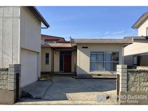 ■Land over 50 tsubo☆■Parking for 3 cars possible!■Includes shutter garage■City gas compatible